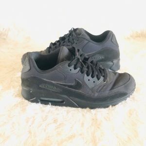 Nike || Air 90 Leather Black On Black